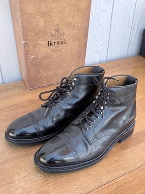 Berwich Black Leather Cap-Toe Chukka Boots